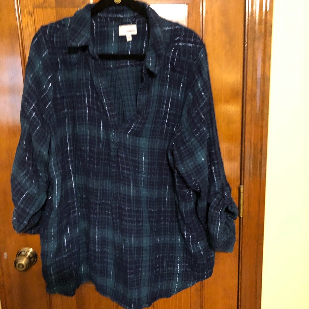 Green and blue plaid v neck flannel shirt.